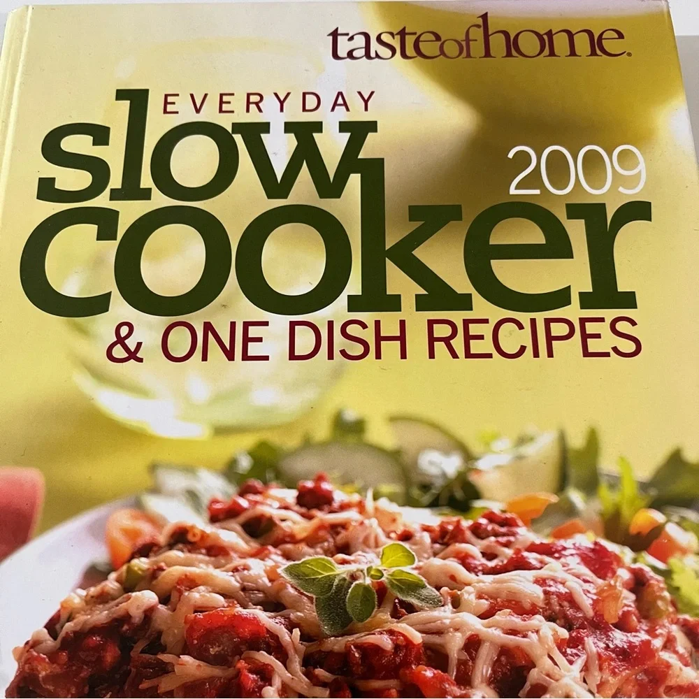 Taste of Home 2009 Slow Cooker & One Dish Recipes Cookbook - Yellow and Red